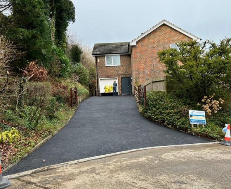 tarmac-driveway-install