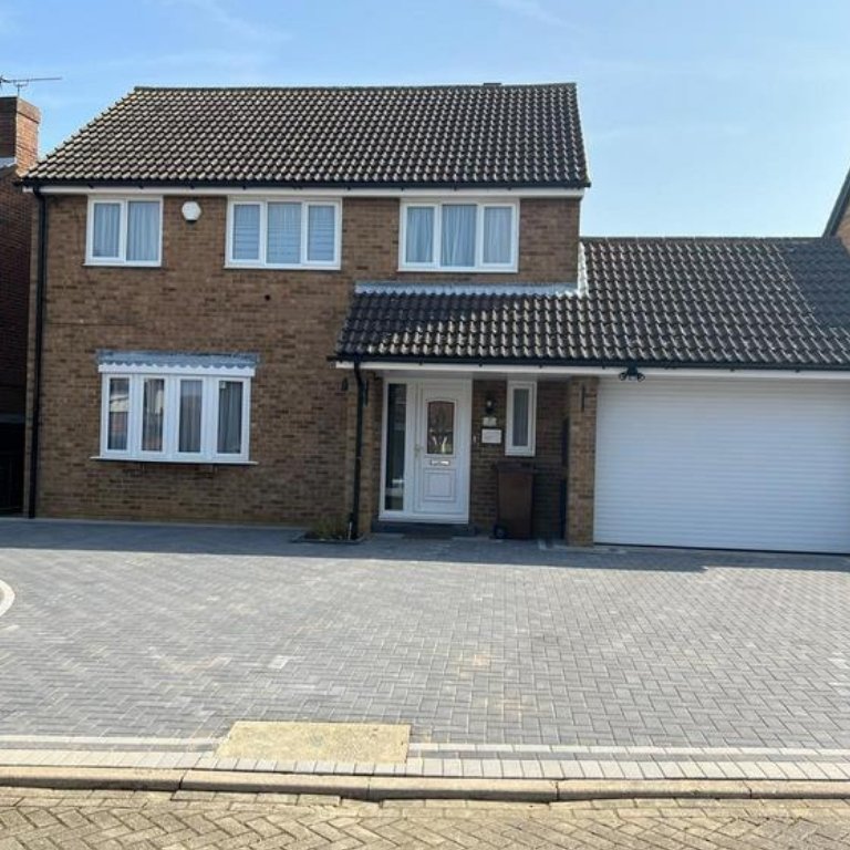 detached-house-block-paved-driveway