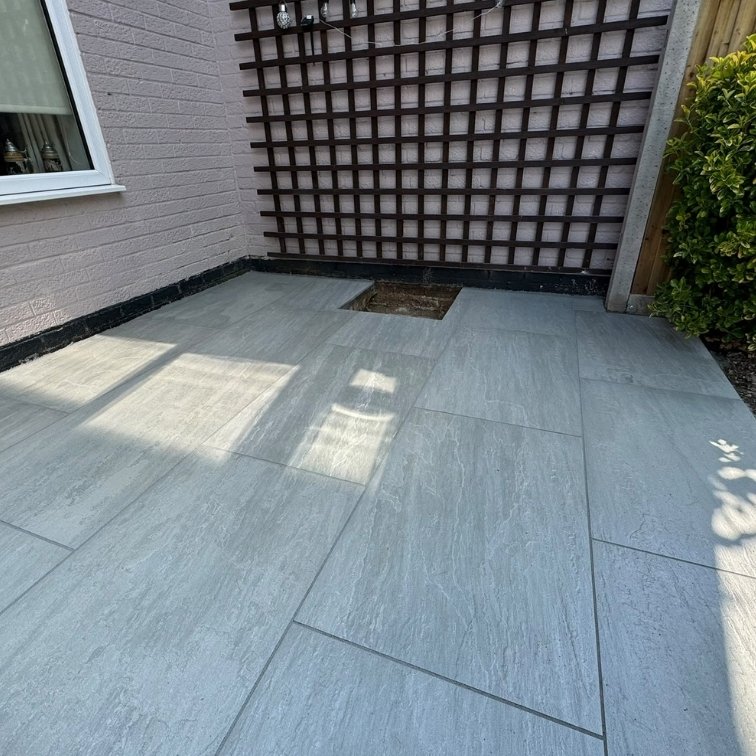 porcelain-patio-and-trellis
